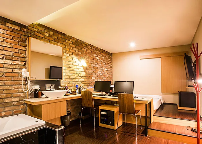 Comma Motel Busan