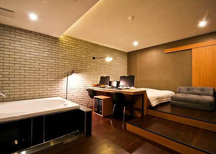 Motel Comma 2*
