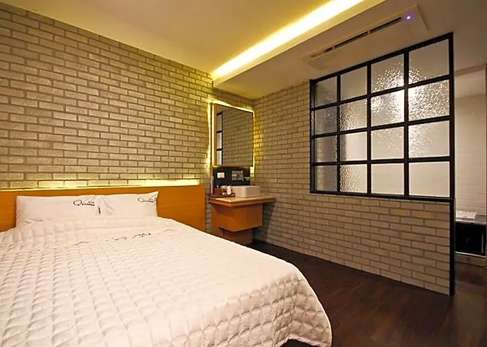 Motel Comma