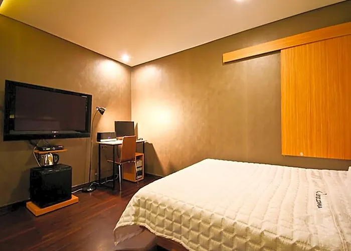 Motel Comma