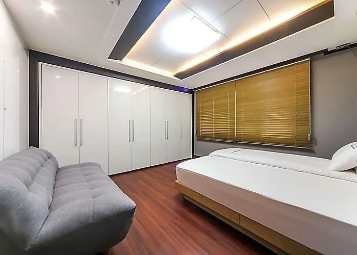 Comma Motel Busan
