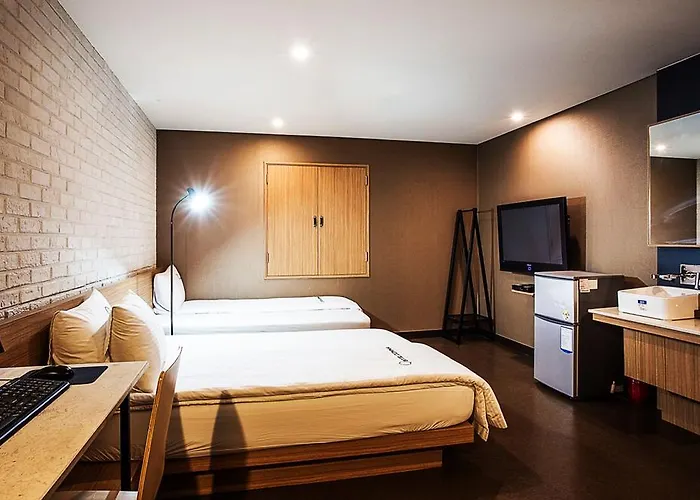 Motel Comma 2*