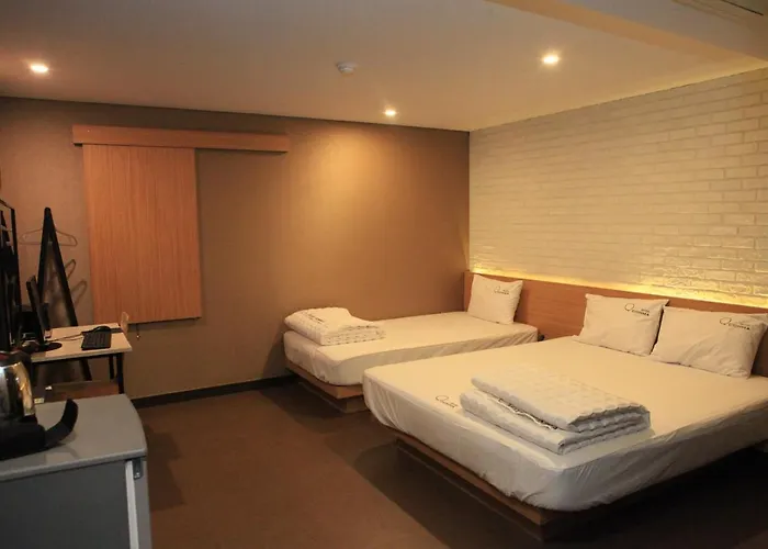 Motel Comma 2*